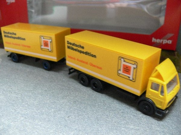 1/87 Herpa MB NG DMS Deutsche Möbelspedition Koffer-Hängerzug