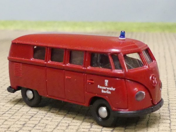 1/87 Brekina # 0019 VW T1a Feuerwehr Berlin, Bus 3131
