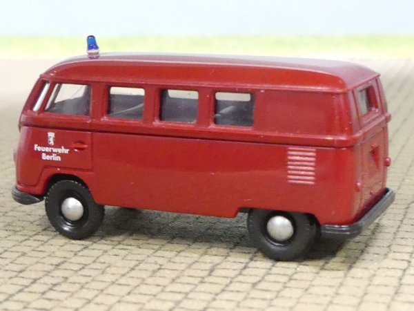1/87 Brekina # 0019 VW T1a Feuerwehr Berlin, Bus 3131
