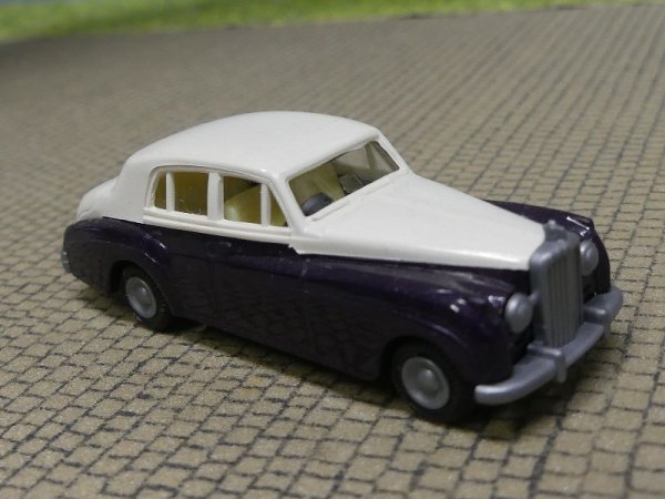 1/87 Busch Bentley weiß/dunkellila Praline