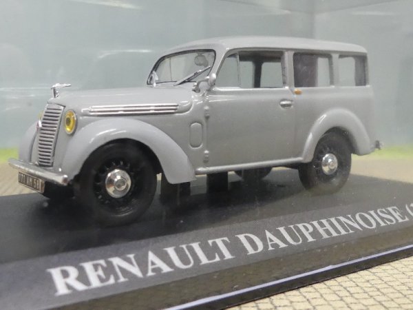 1/43 Renault Dauphinoise 1955 grau