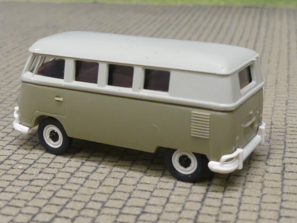 1/87 Brekina # 0723 VW T1 b Bus beigegrau/helloliv  Export USA