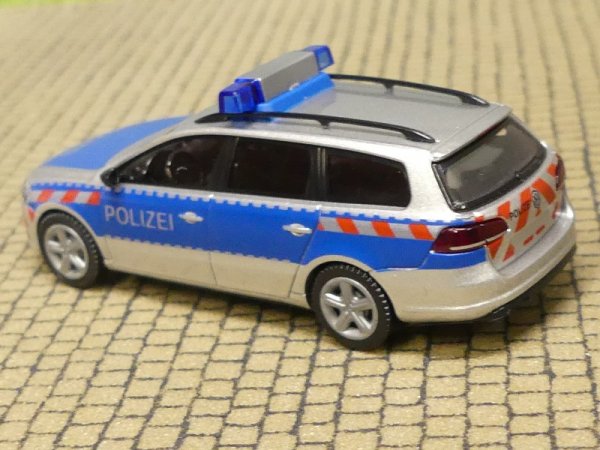 1/87 Wiking VW Passat Variant B7 Polizei 104 47