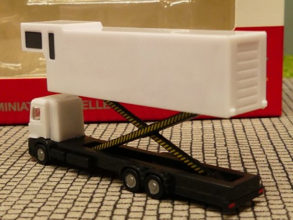 1/200 Herpa Wings A380 Catering Truck 559270