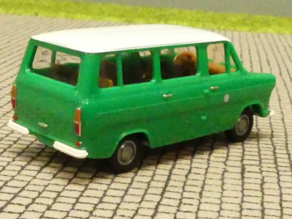 1/87 Brekina Ford Transit Polizei Berlin hellgrün