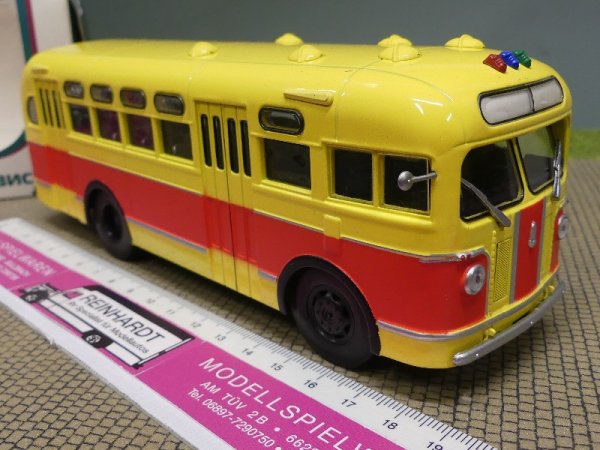 1/43 ABTO UCTOPUR ZIS 155 Bus gelb/rot USSR