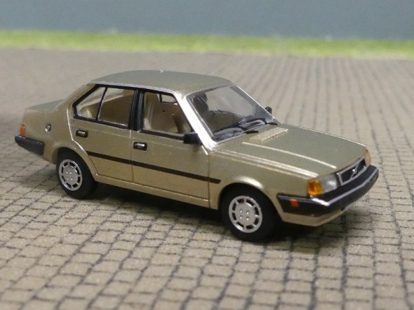 1/87 PCX Volvo 340 beige metallic 1985, 870823