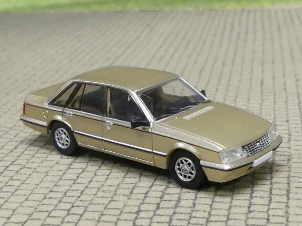 1/87 PCX Opel Senator A2 beige-metallic 870740
