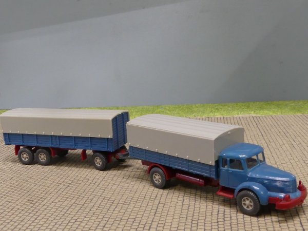 1/87 Wiking Krupp Titan azurblau Planen-Hängerzug 480