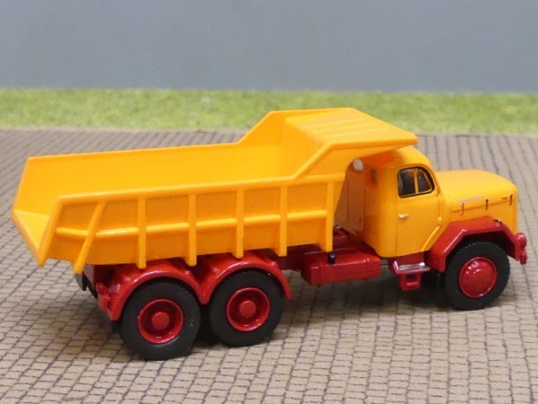 1/87 Brekina Magirus Jupiter Muldenkipper orange 83300