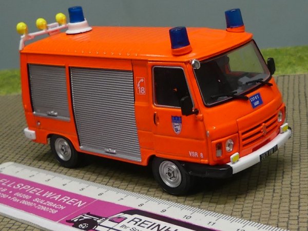 1/43 IXO Peugeot J9 VSR BBP Pompiers Feuerwehr KL030