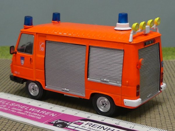 1/43 IXO Peugeot J9 VSR BBP Pompiers Feuerwehr KL030