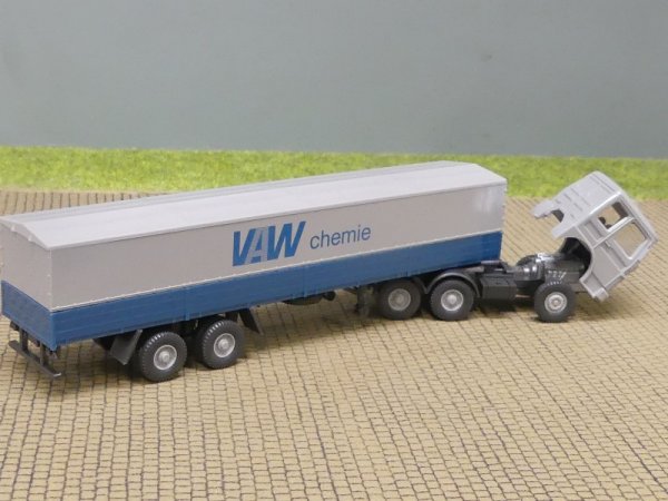 1/87 Wiking MAN F 80 VAW Chemie Planen-Sattelzug 517