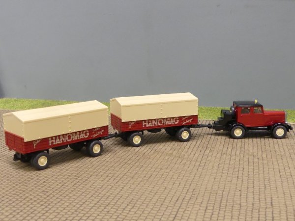 1/87 Wiking Hanomag ST100 mit 2 HANOMAG Planenhänger 850