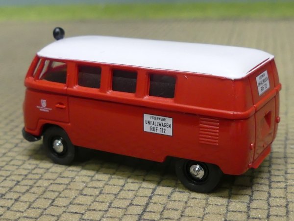 1/87 Brekina # 0708 VW T1 a Feuerwehr Hamburg Unfallwagen