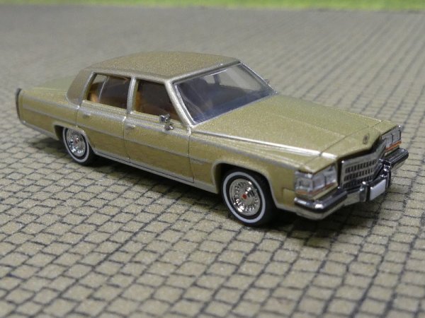 1/87 PCX Cadillac Fleetwood Brougham metallic-beige 870451