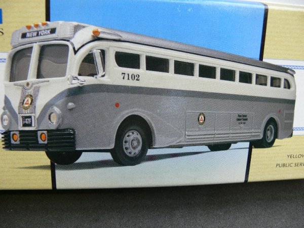 1/50 Corgi Yellow Coach 743 New Jersey Public Service 98467