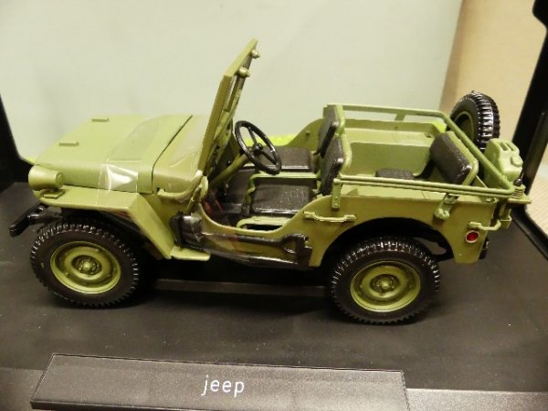 1/18 Norev Jeep 1942 grün 189013