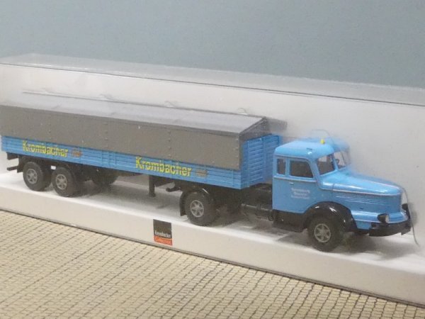1/87 Wiking Krupp Titan Krombacher Pils Planen-Sattelzug 3341