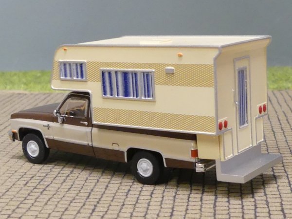 1/87 Brekina Chevrolet C20 Camper braun/elfenbein 19664
