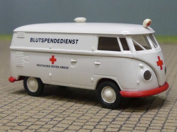 1/87 Brekina # 0790 VW T1 b DRK Blutspendedienst Kasten 32512
