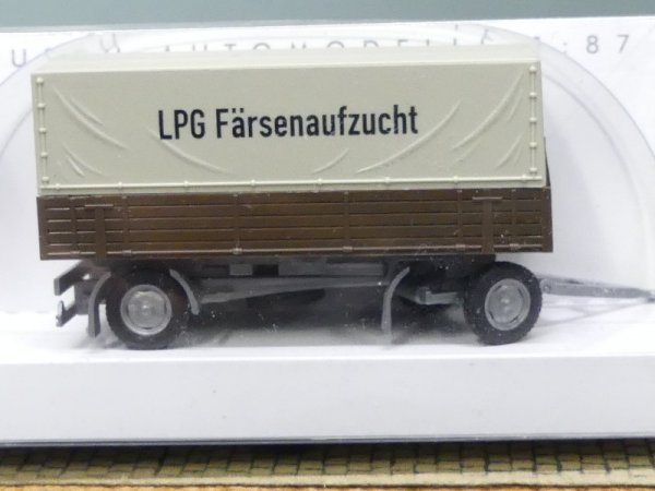 1/87 Busch Anhänger LPG Färsenaufzucht 44917
