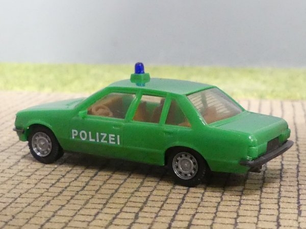 1/87 Herpa Opel Rekord Berlina Polizei grün