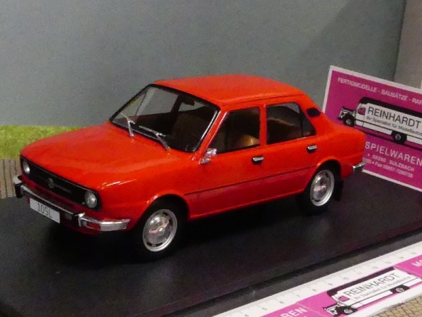 1/24 WhiteBox Skoda 105L rot WB124099