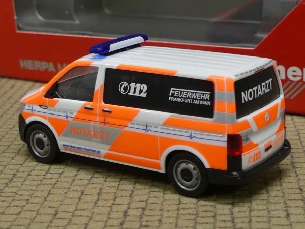 1/87 Herpa VW T6 Feuerwehr Frankfurt a.M. 094986