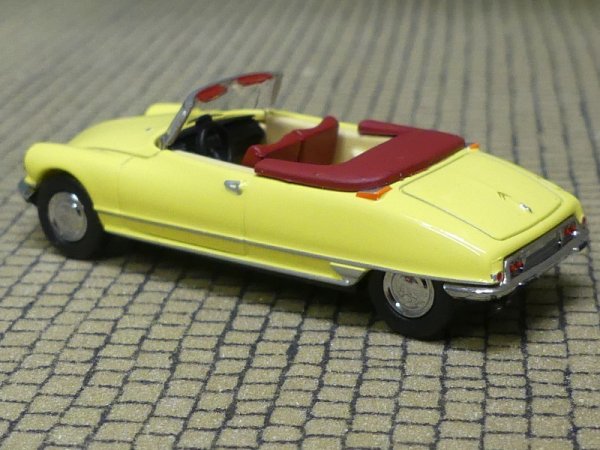 1/87 Brekina Citroen DS Cabrio hellgelb 14232