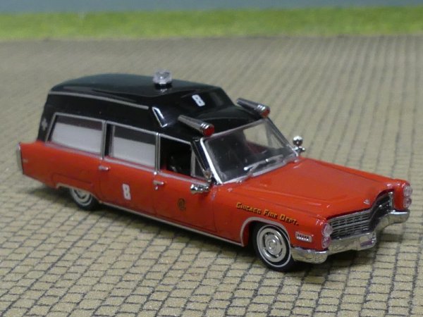 1/87 Brekina Cadillac Miller Meteor, Chicago Fire Ambulance 19780