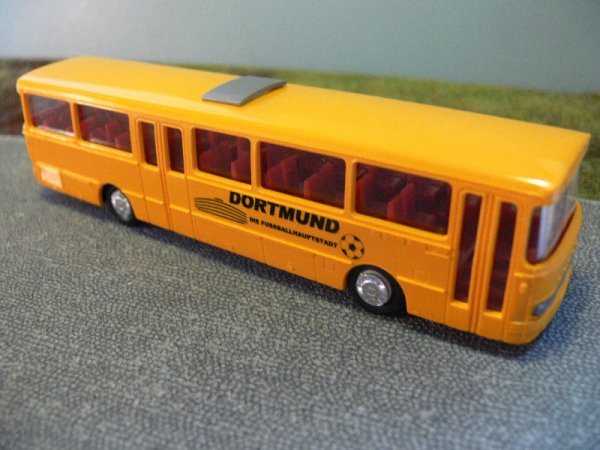 1/87 Setra 140 Dortmund lackiert + bedruckt