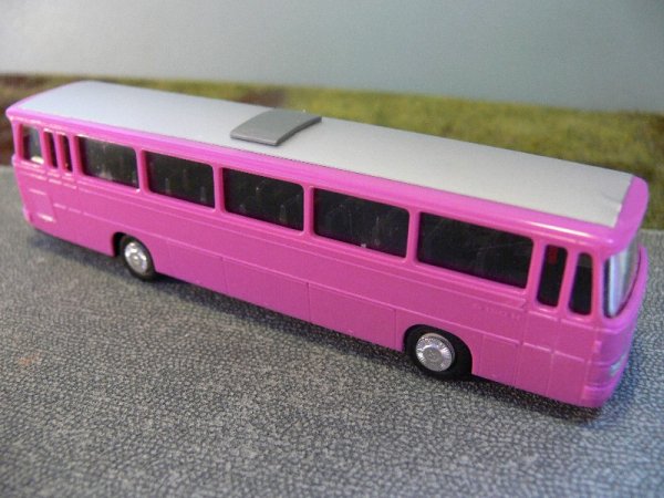 1/87 Setra 150 pink