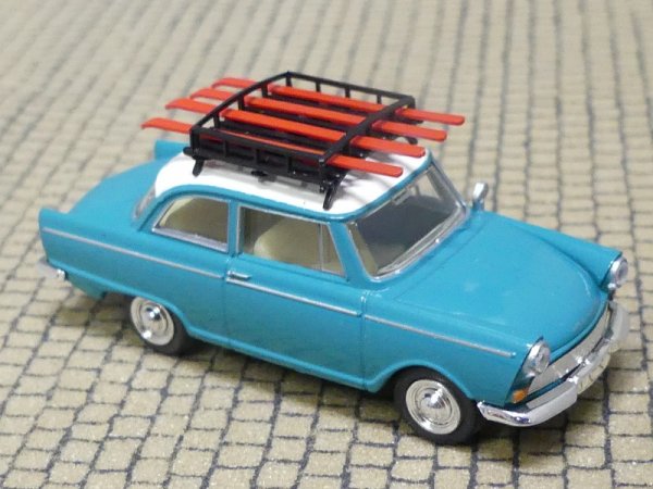 1/87 Brekina DKW Junior grün Dach weiss + Ski 28106