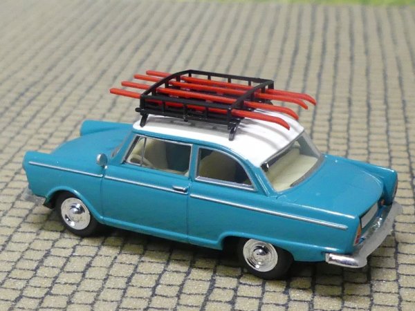 1/87 Brekina DKW Junior grün Dach weiss + Ski 28106