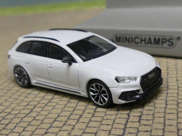 1/87 Minichamps Audi RS4 Avant 2018 weiss metallic 870 018214