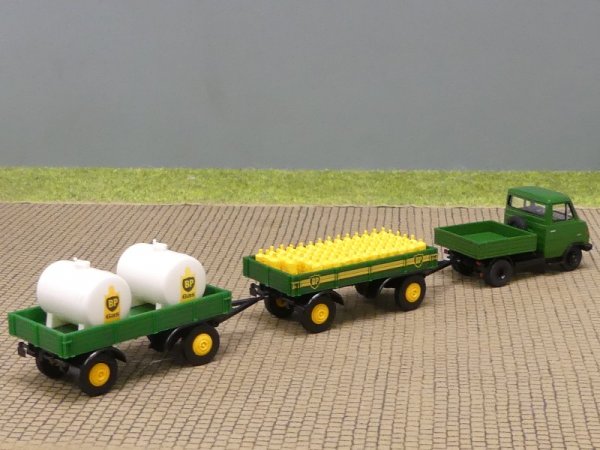 1/87 Brekina Hanomag Enser BP mit 2 Anhängern und Beladung