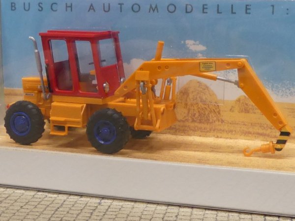 1/87 Busch TIH 445 Schlepper mit Kranhaken 54401