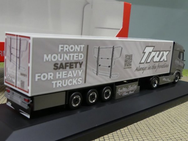 1/87 Herpa DAF XG Kühlkoffer-Sattelzug Sven Raddatz/TRUX 122252