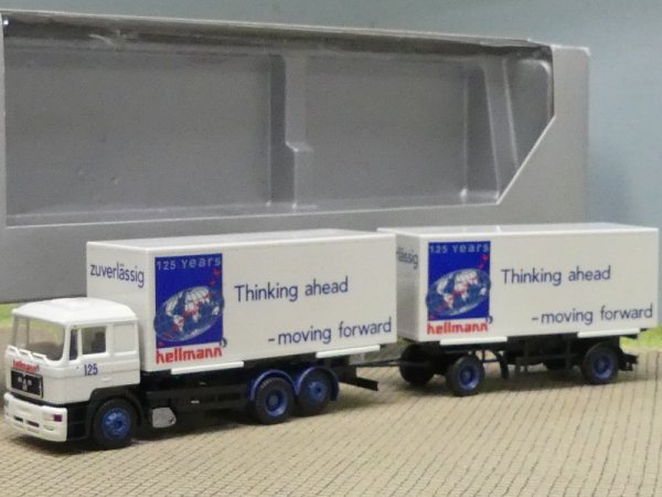 1/87 Herpa MAN F2000 Hellmann 125years Wechselkoffer-Hängerzug