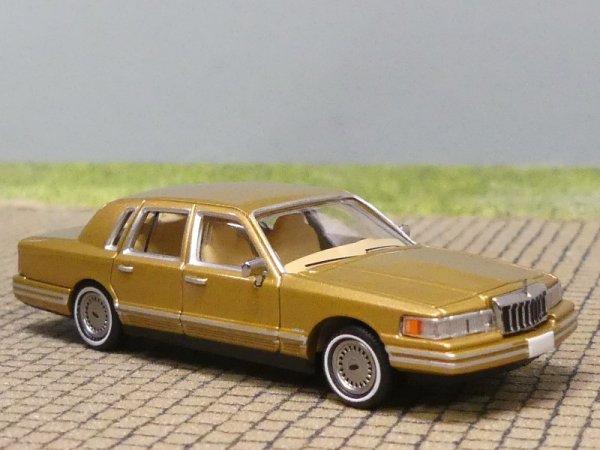 1/87 PCX Lincoln Town Car gold 1991, 870911