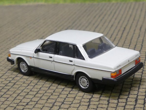 1/87 PCX Volvo 240 weiss 870117