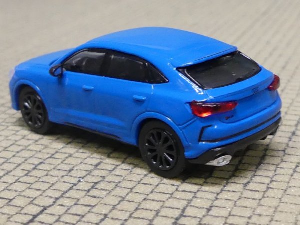 1/87 Minichamps Audi RS Q3 Sportback blau 870 010104