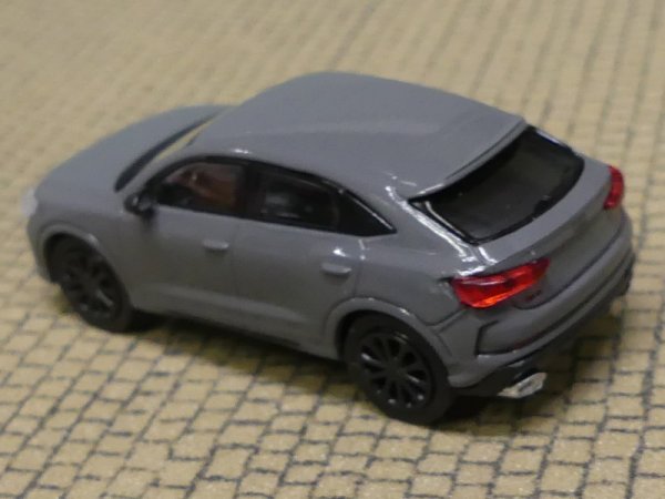 1/87 Minichamps Audi RS Q3 Sportback grau 870 010101