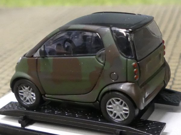 1/87 Busch  Smart Fortwo Coupé Militär