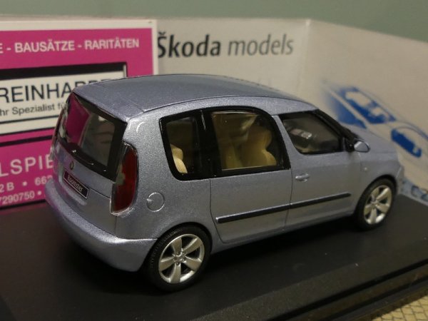 1/43 Abrex Skoda Roomster Polar Blue Metallic A10