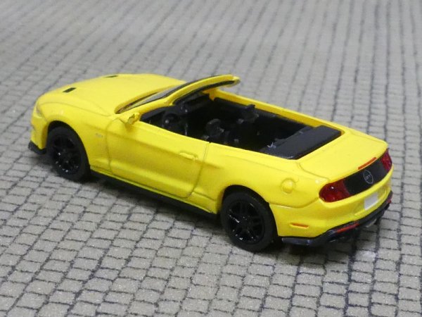 1/87 PCX Ford Mustang VI Cabrio gelb 870566