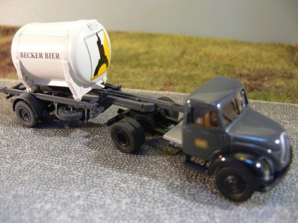 1/87 Brekina Magirus Rundhauber Tankcontainer Becker Bier Sondermodell Reinhardt