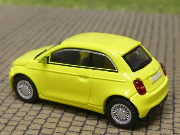 1/87 PCX Fiat 500e gelb 870562