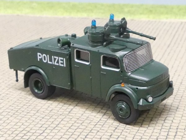 1/87 Brekina MB LA 1113 Polizei dunkelgrün Wasserwerfer 47180